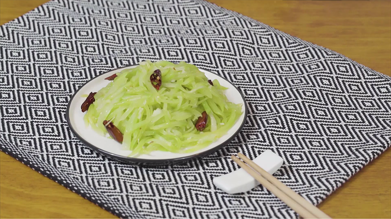 芹菜炒香干的做法