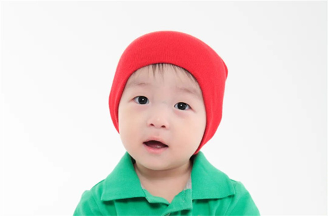 孩子总跟朋友攀比怎么教育 如何教育孩子不虚荣攀比