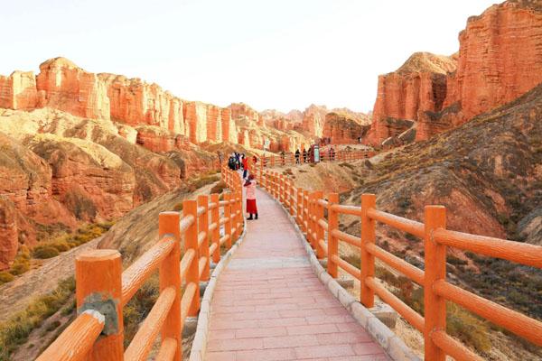 甘肃最值得去的旅游景点 甘肃旅游必去景点推荐 甘肃最值得去的旅游景点 甘肃旅游必去景点推荐