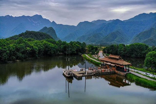 此生必去的30个旅行地(这个夏天去哪里)