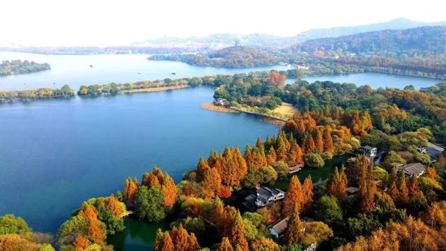 西湖必去的十大景点排名榜单(17个收费景点全部免费开放)
