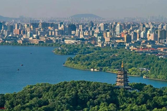 西湖必去的十大景点排名榜单(17个收费景点全部免费开放)