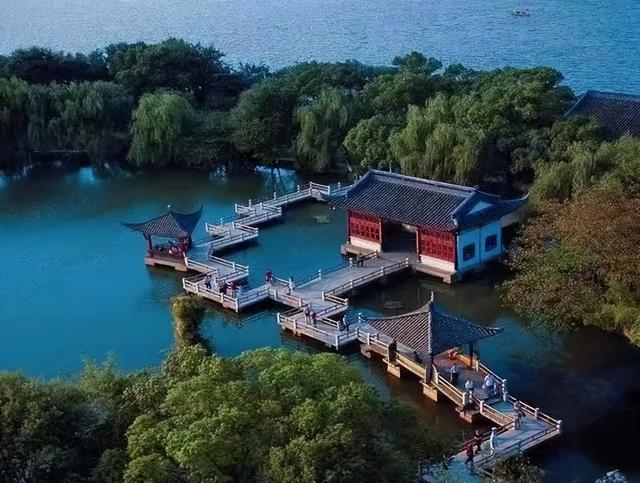 西湖必去的十大景点排名榜单(17个收费景点全部免费开放)