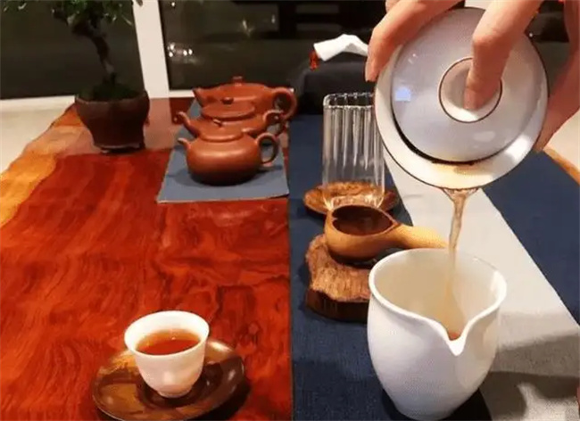 嗑瓜子可能会带来的危害