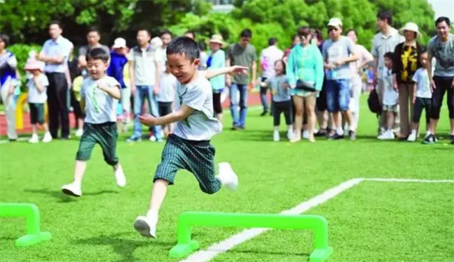 孩子之间有矛盾了家长该不该介入其中
