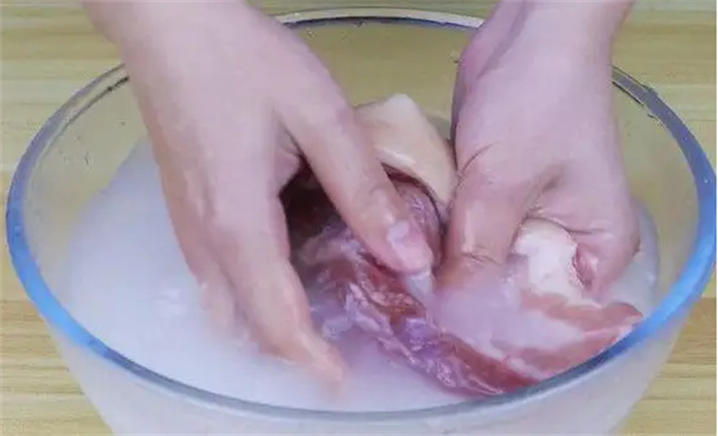 怎样洗猪肉更干净