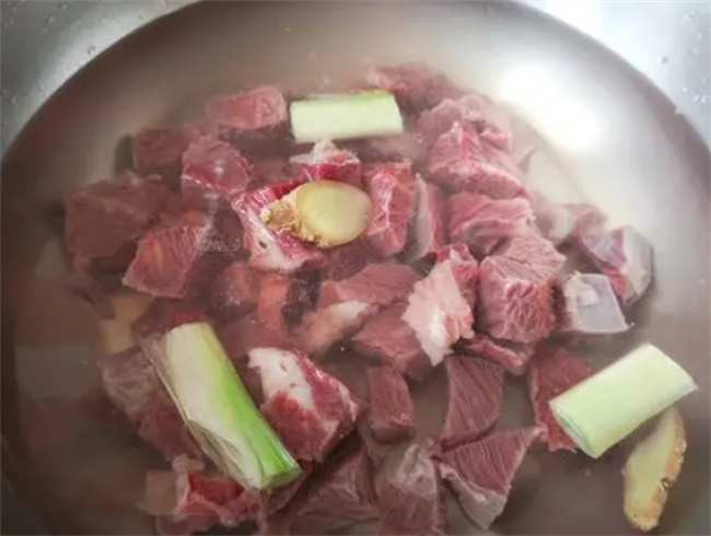 怎样把牛肉炒得嫩滑