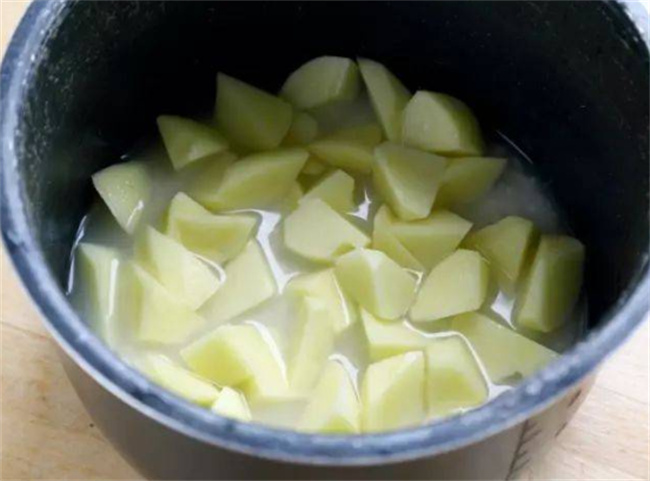 为什么健康的饮食要少放盐