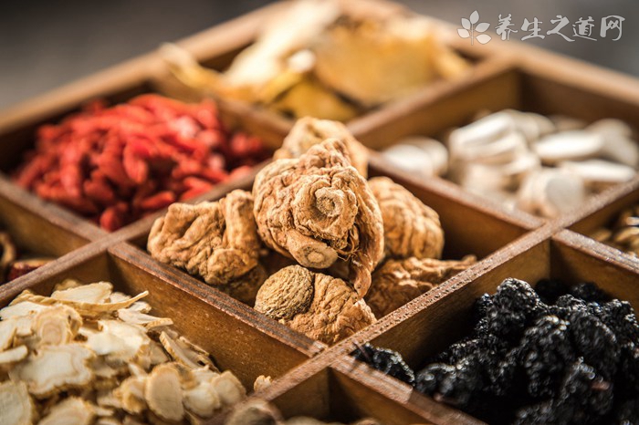 产后脱发吃什么能缓解_产后脱发吃什么好