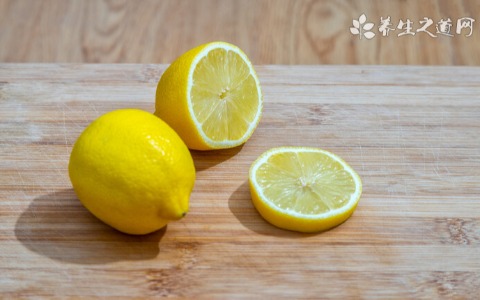 柠檬泡水可以隔夜喝吗