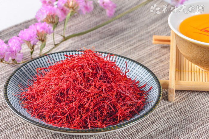 让性感双唇宛若新生的护唇法