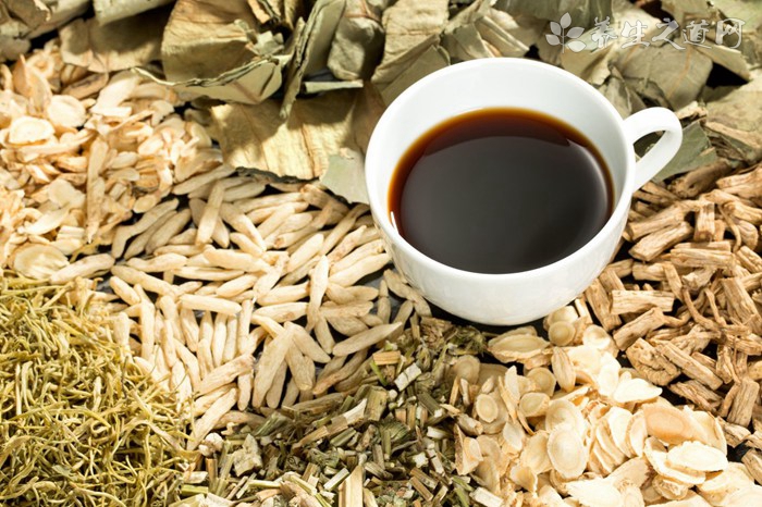 老人戴银手镯有讲究吗